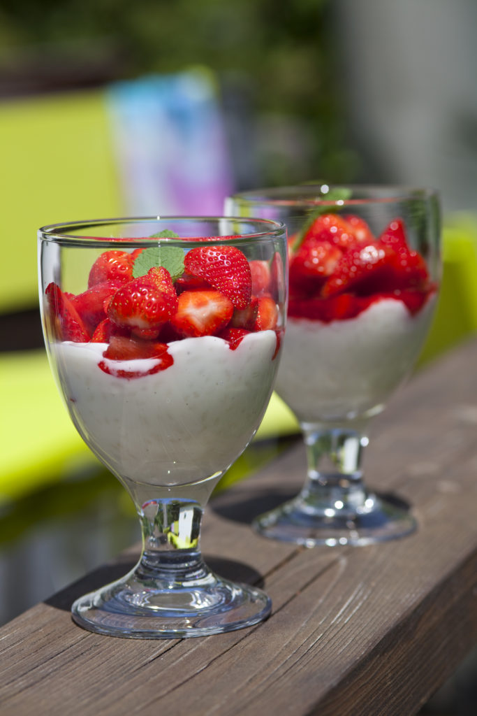 Milchreis kochen mit frsichen Erdbeeren